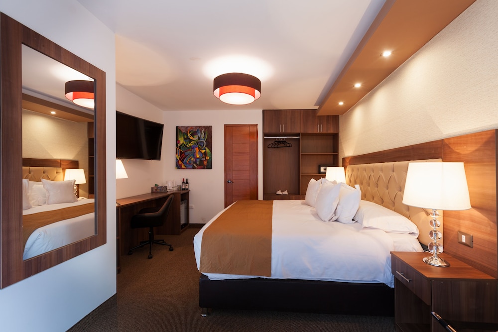 Senior Suite, 1 Bedroom, Mountain View, Tower, photo 6