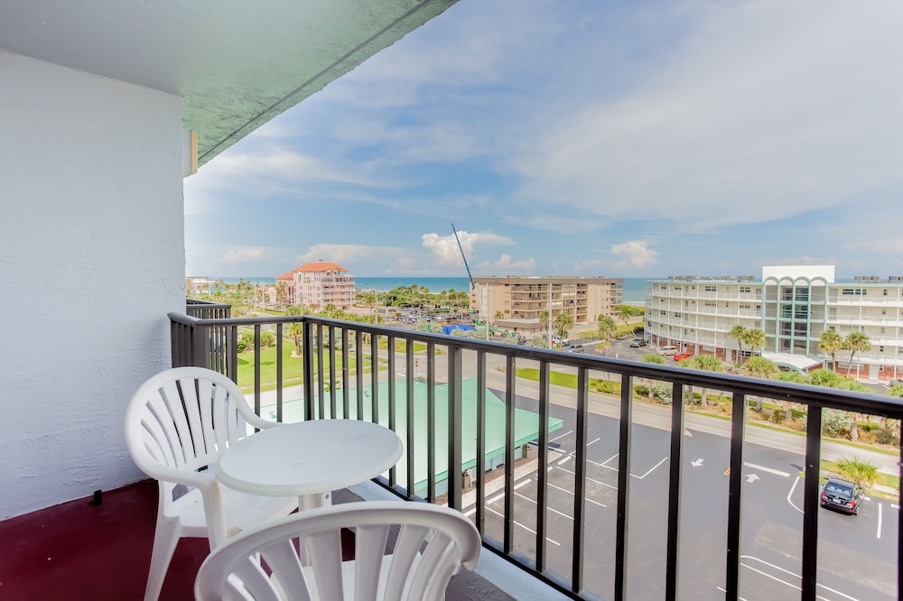 One Bedroom Queen Suite - Ocean view - Photo 2