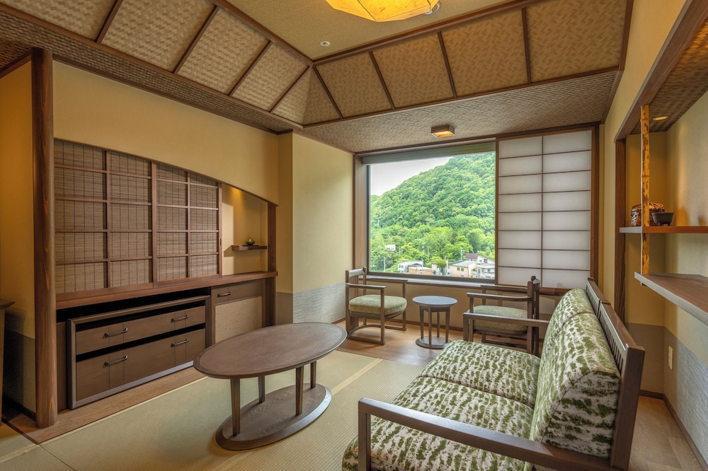 Twin Room 36sq, Non Smoking, Road side, with Hot Spring Bath - Photo 3