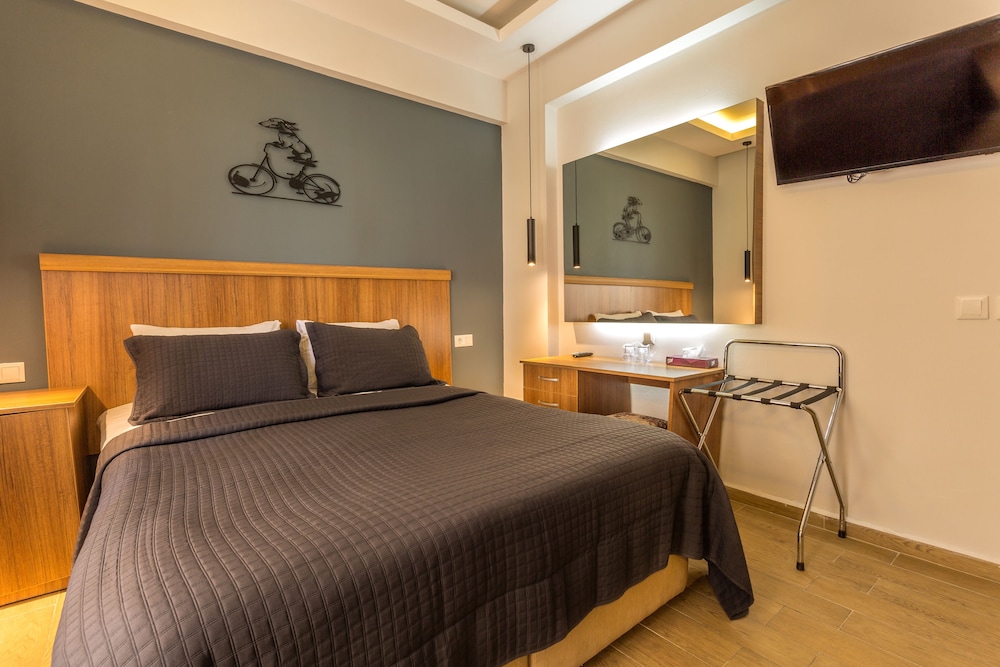 Standard Double or Twin Room, Partial Ocean View photo 2