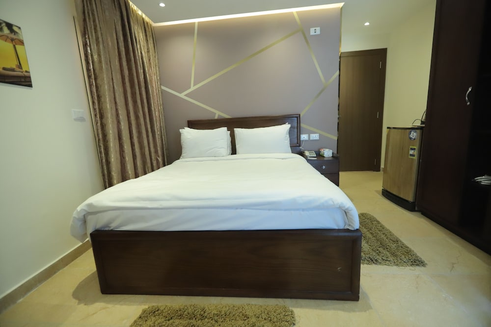 Deluxe Double Room, Balcony - Photo 8