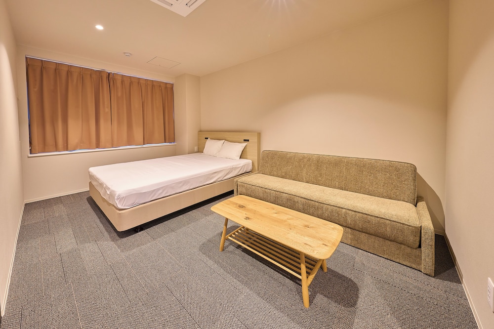 Private Room for 1-3 with Private Shower room, Non Smoking (Queen Bed + Sofa Bed)