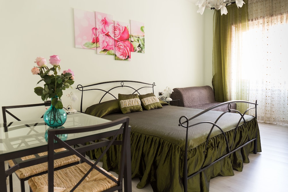 Quadruple Room (Rosa)