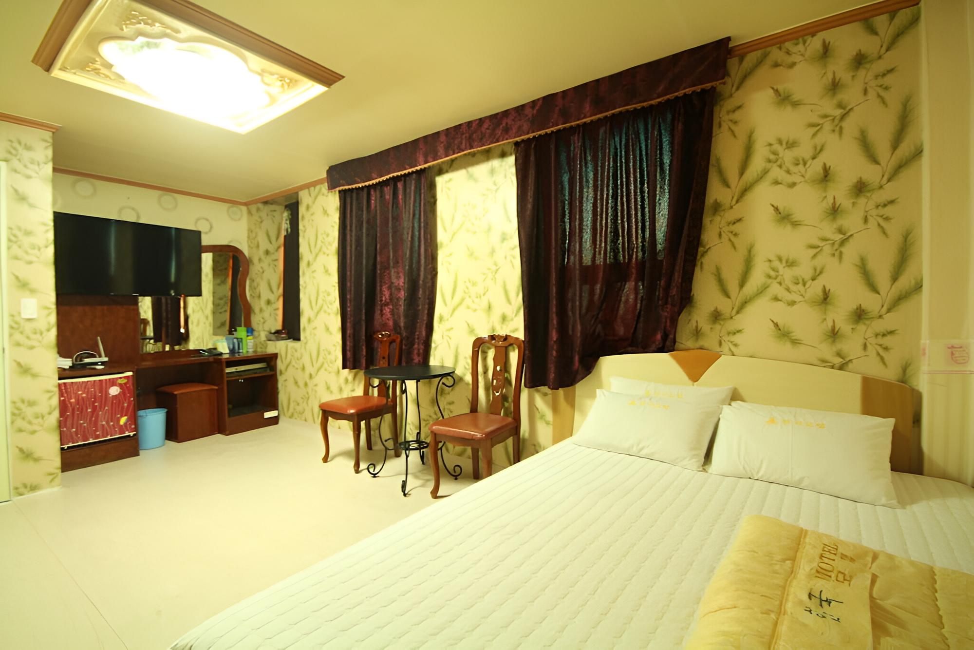 Room (Special Room)