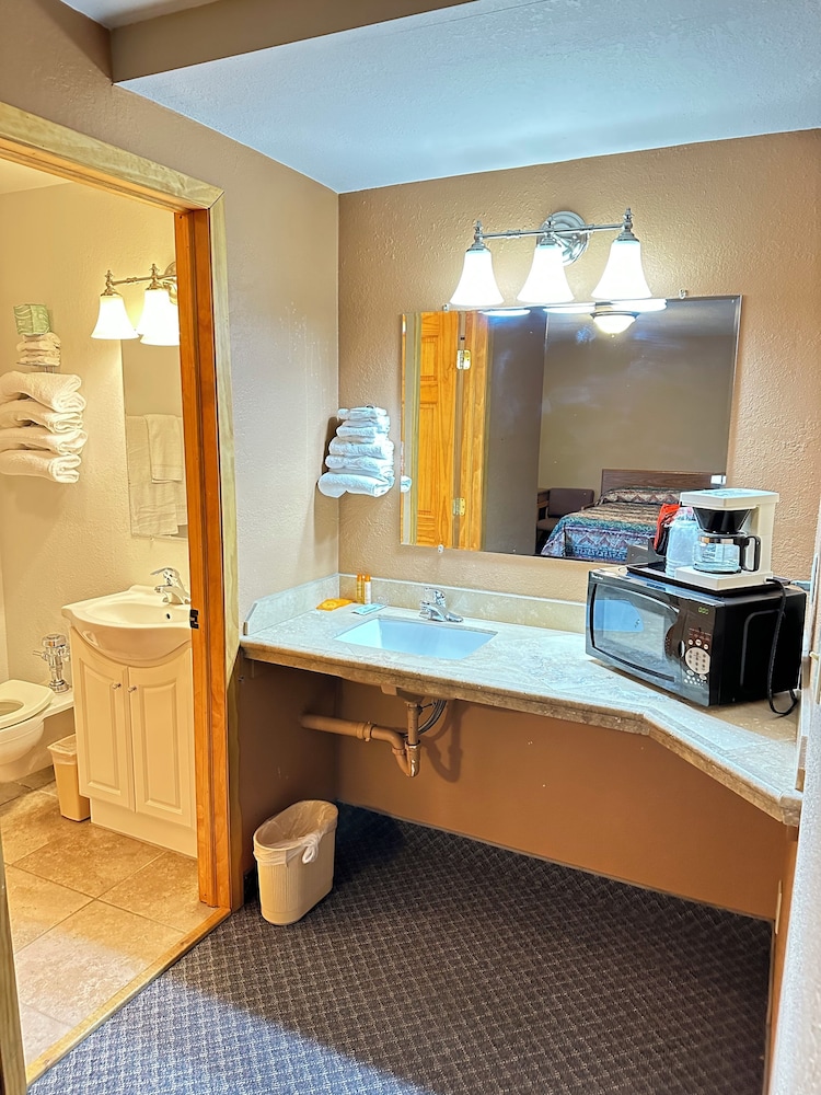 Deluxe Triple Room photo 3