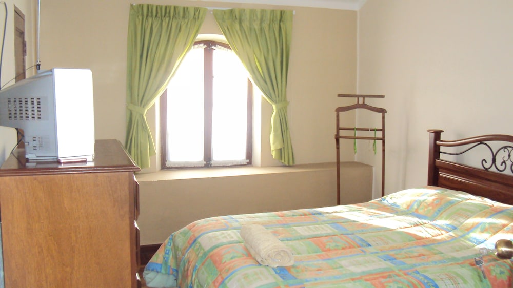 Standard Double Room, Ensuite photo 3
