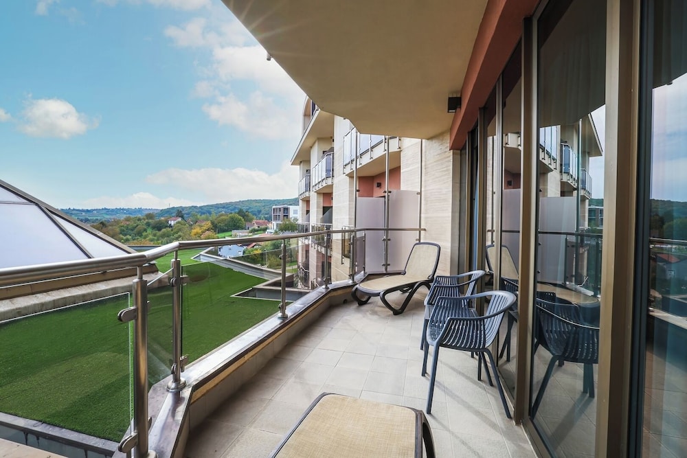 Luxury Suite, Sauna, City View photo 3