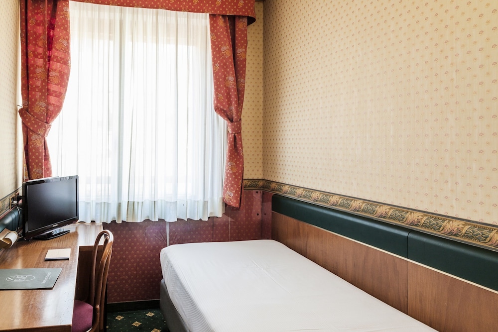 Economy Single Room