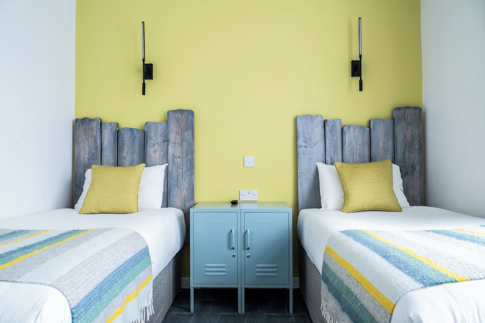 Standard Twin Room - Photo 5