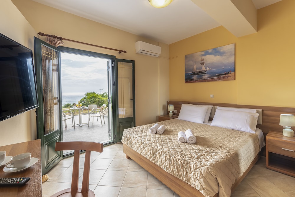 Elegant Apartment,  1 Bedroom, Sea View photo 3