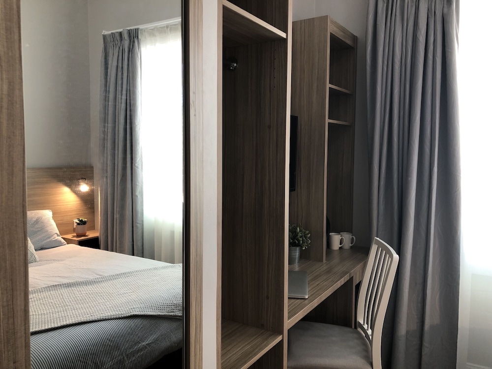 Comfort Room, 1 Queen Bed, Private Bathroom