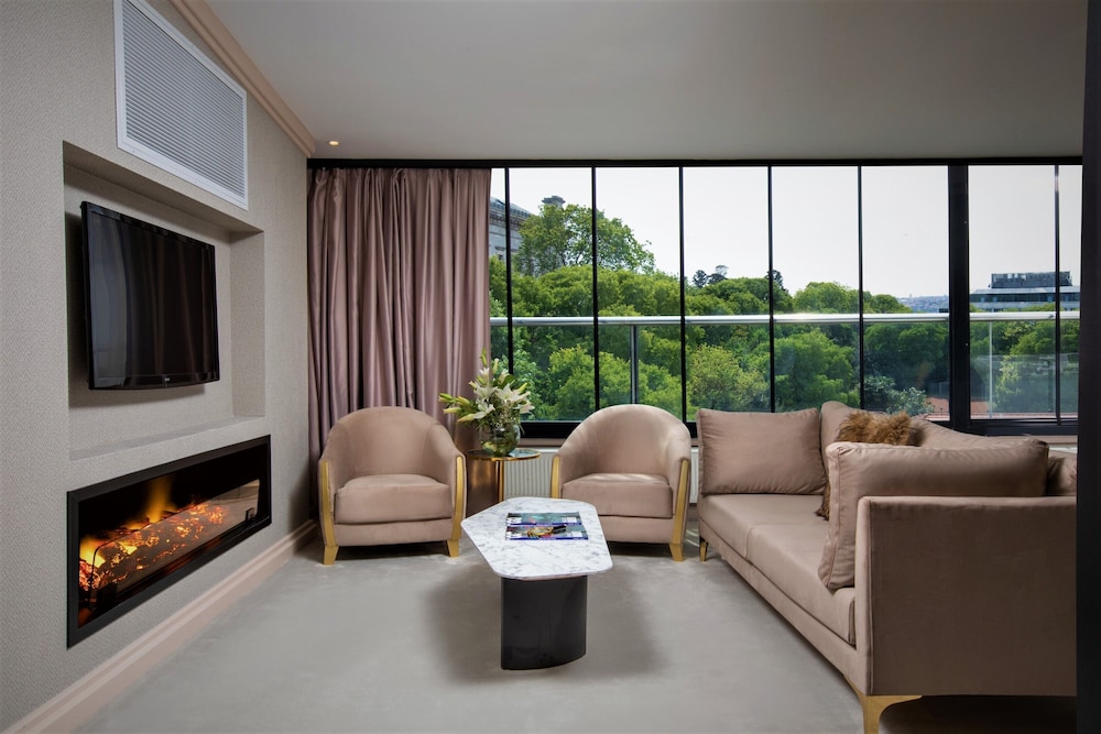 Penthouse Suite photo 2