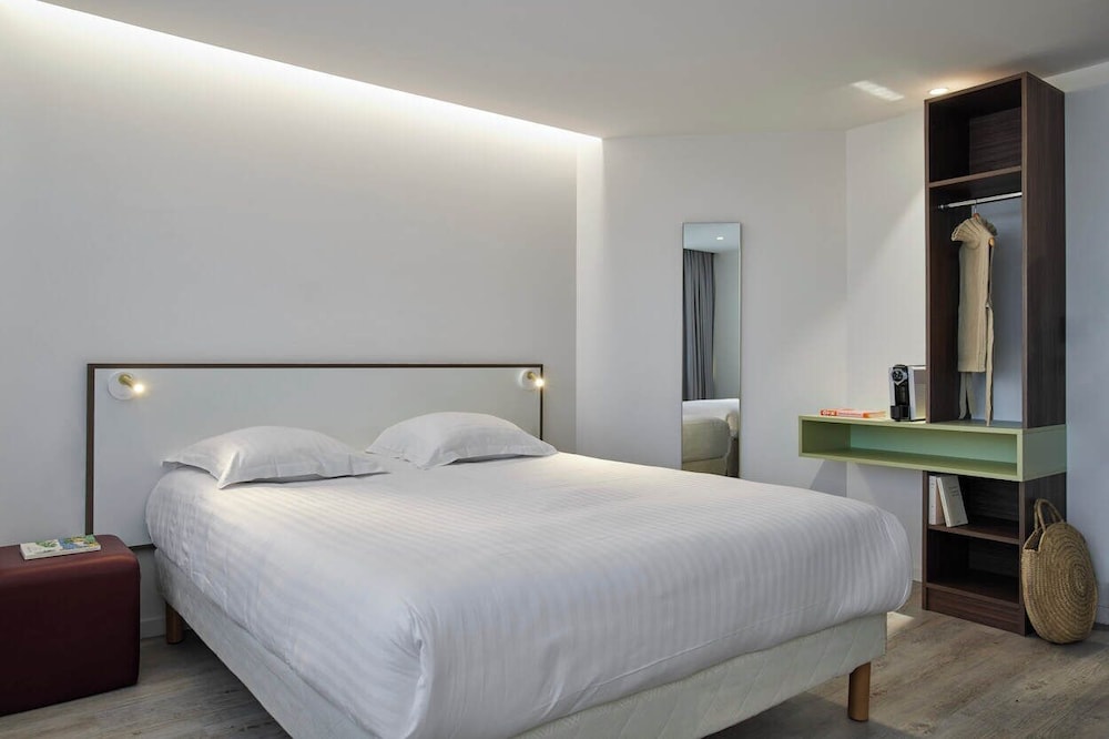Standard Double Room - Photo 7