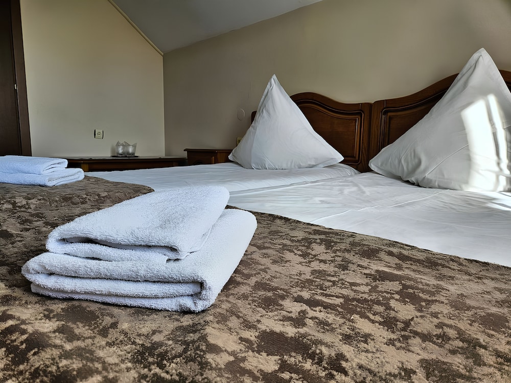 Room 10 photo 2