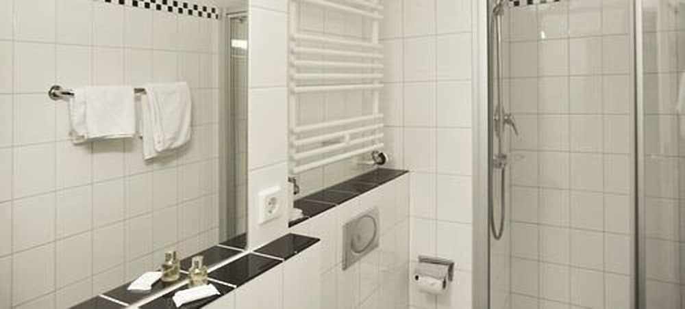 Standard Double Room - Photo 6