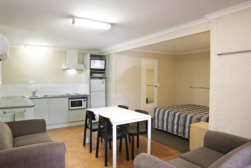 Family Suite, 2 Bedrooms, Non Smoking, Kitchen (Family Cabin) photo 1