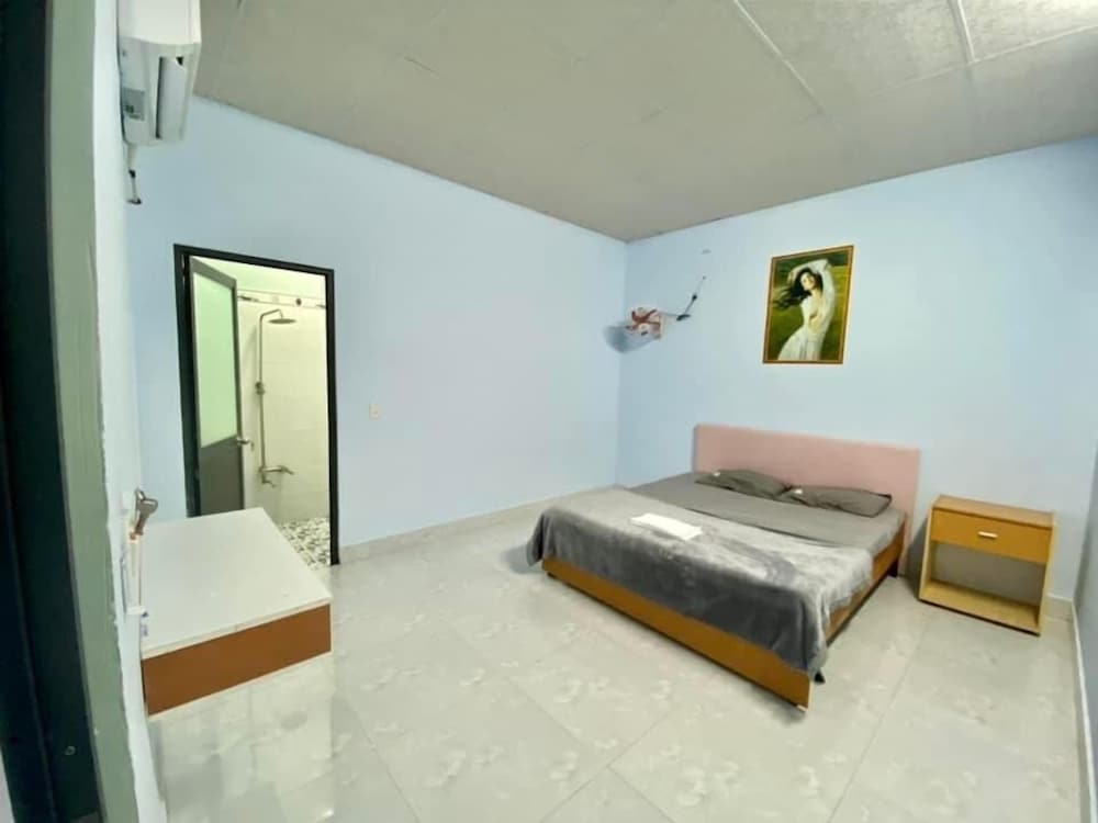 Basic Double Room Single Use, 1 Large Twin Bed photo 1