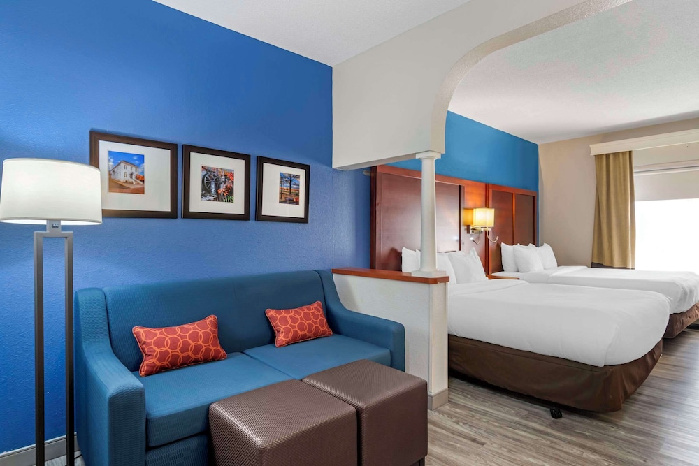 Suite, Multiple Beds, Accessible, Non Smoking - Photo 6