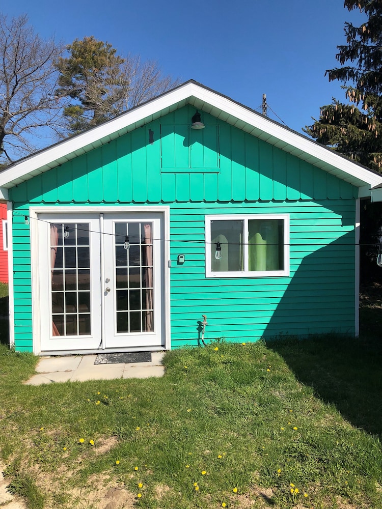 Green Cottage #2 Romantic - 1 Bedroom photo 1