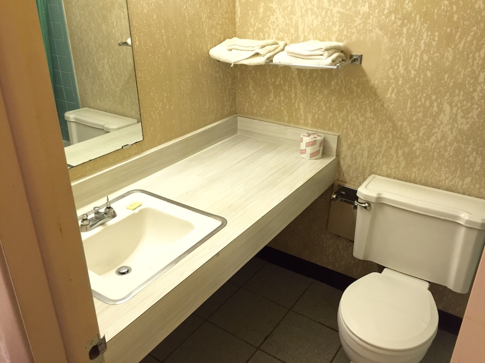 Deluxe Room, 2 Queen Beds photo 1