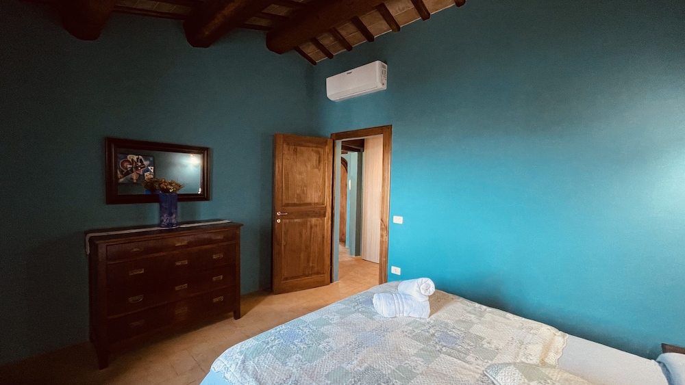 Classic Condo, 1 Bedroom, Fireplace, Ground Floor photo 2