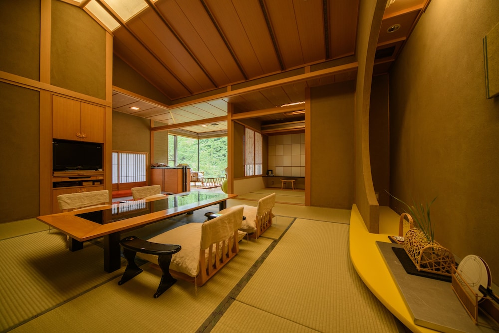 Japanese style suite photo 1