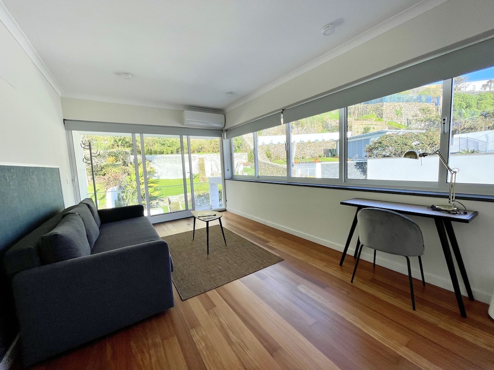 Deluxe Studio Suite, Balcony, Garden View photo 3
