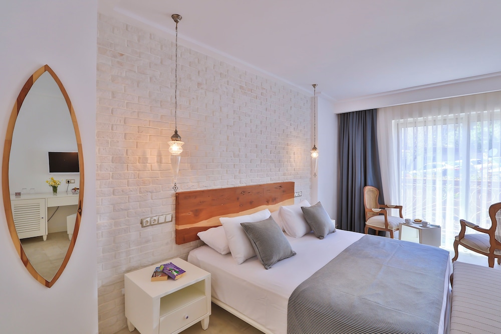 Standard Double Room, Balcony, Sea View photo 2