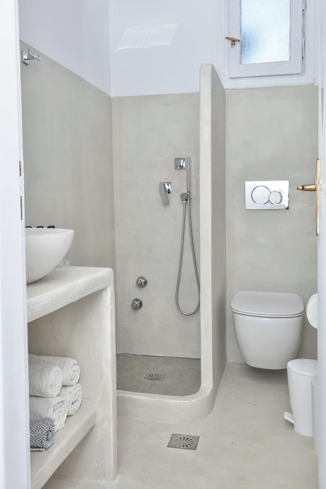 Standard Double Room, Partial Sea View