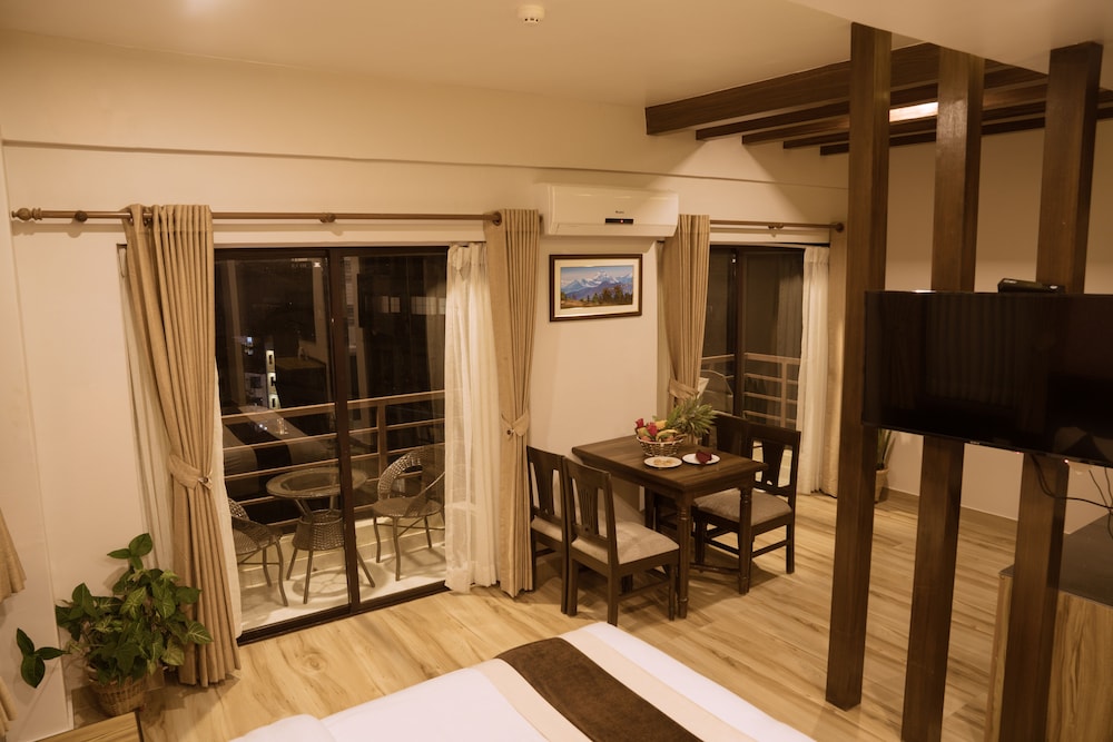 Premium Suite - Photo 6