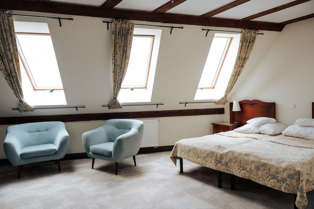 Standard Double or Twin Room - Photo 3