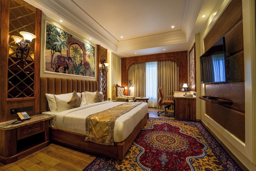 Royal Suite, City View