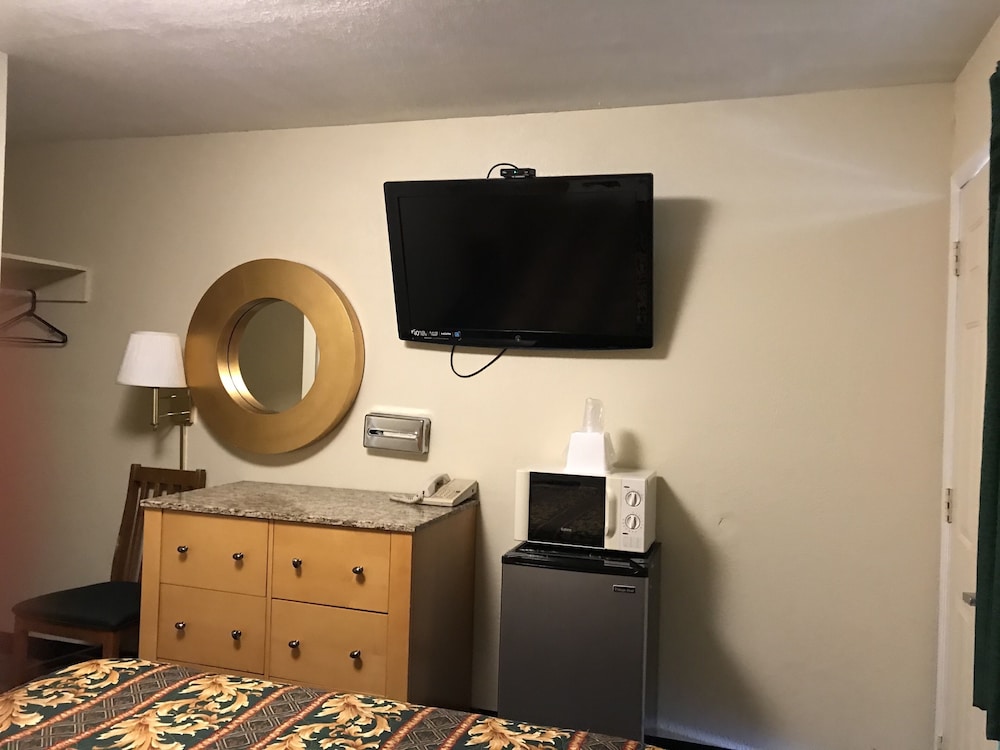 Room, 1 Queen Bed photo 1