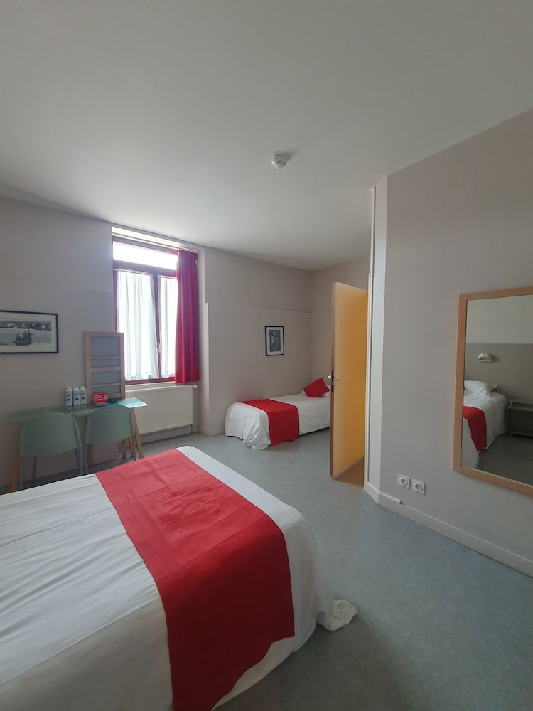 Comfort Triple Room, Courtyard View photo 2