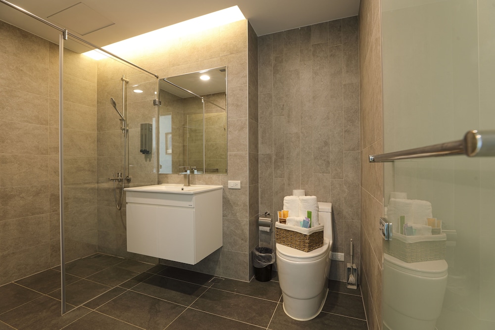 Signature Quadruple Room, 2 Double Beds, Ocean View photo 3