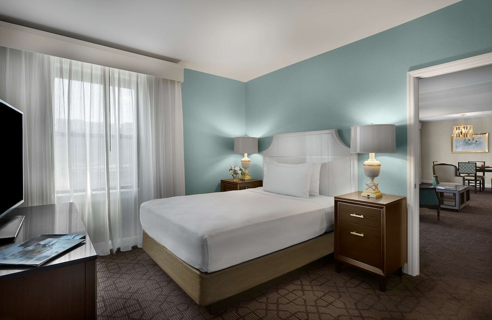 Suite, 1 Queen Bed (Chase One Bedrom) - Photo 4