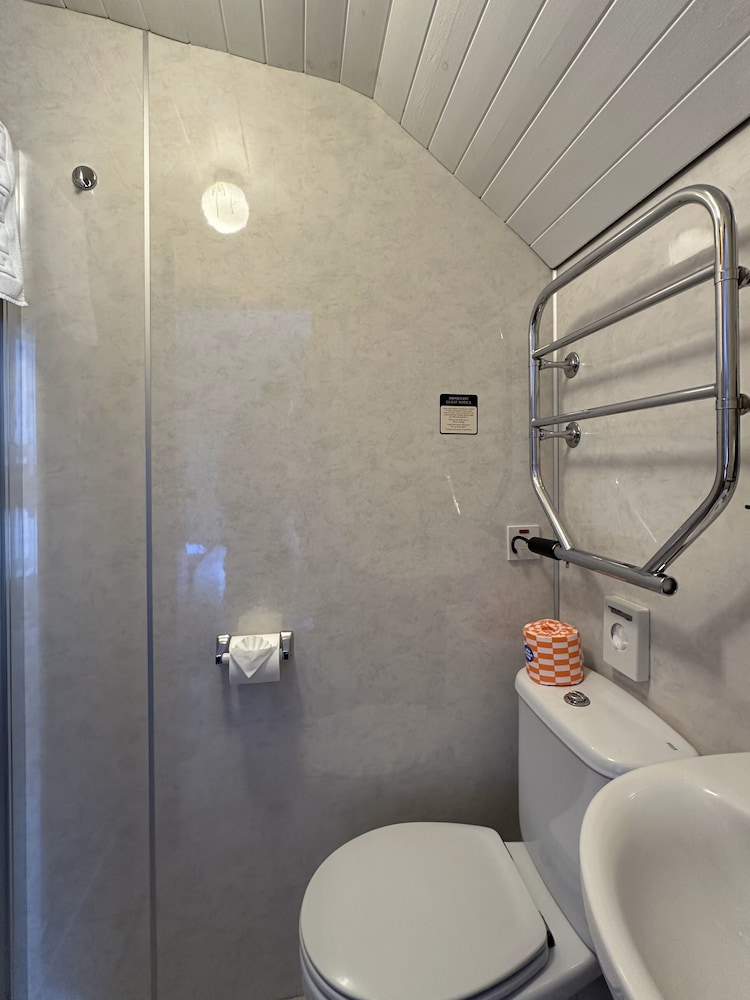 Superior Single Room, Ensuite, Lake View (Room 6, 1st Floor) photo 2