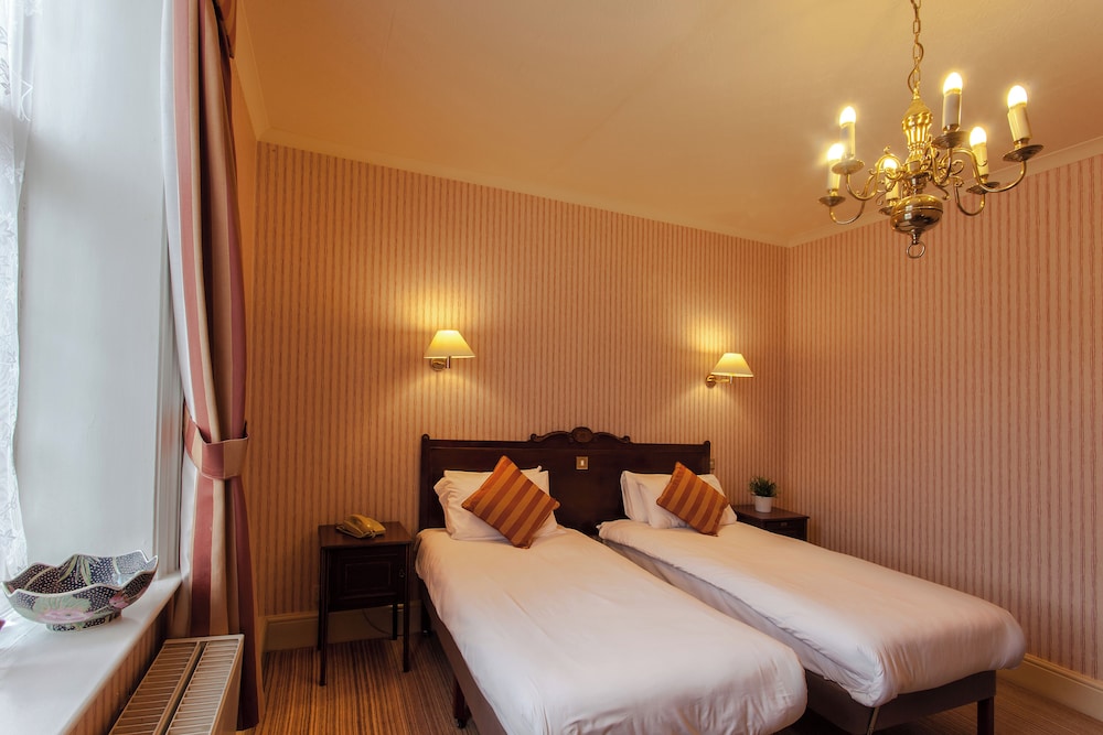 Standard Twin Room - Photo 2