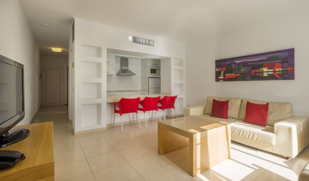 Apartment, 1 Bedroom, 2 adults and 1 child