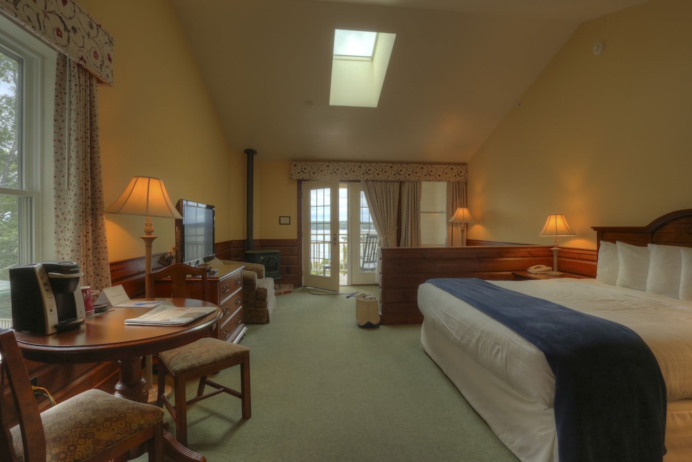 Deluxe Cottage, 1 Queen Bed, Terrace, Garden View (Woodland Cottage Room)