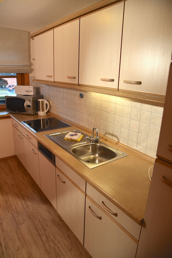 Deluxe Condo, 1 Bedroom, Balcony, Mountain View (104 | gamsNEST) photo 3