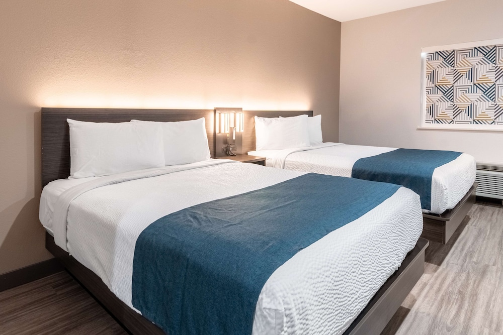 Deluxe Room, 2 Queen Beds, Non Smoking, Kitchenette - Photo 1