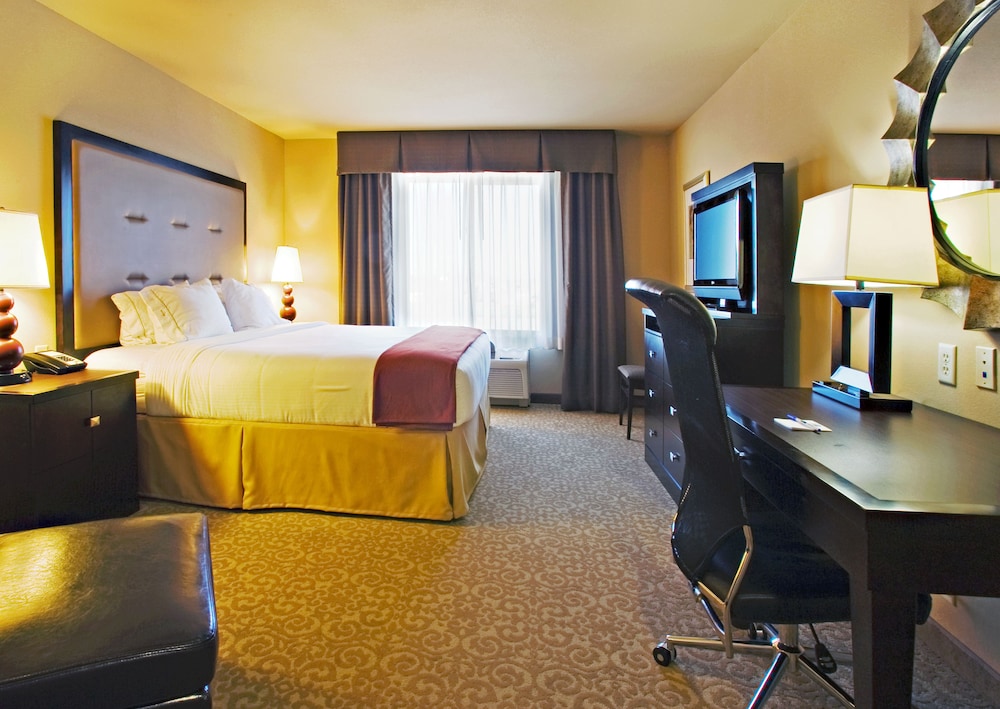 Standard Room, 1 King Bed, Accessible (Comm, Accessible Tub) photo 3
