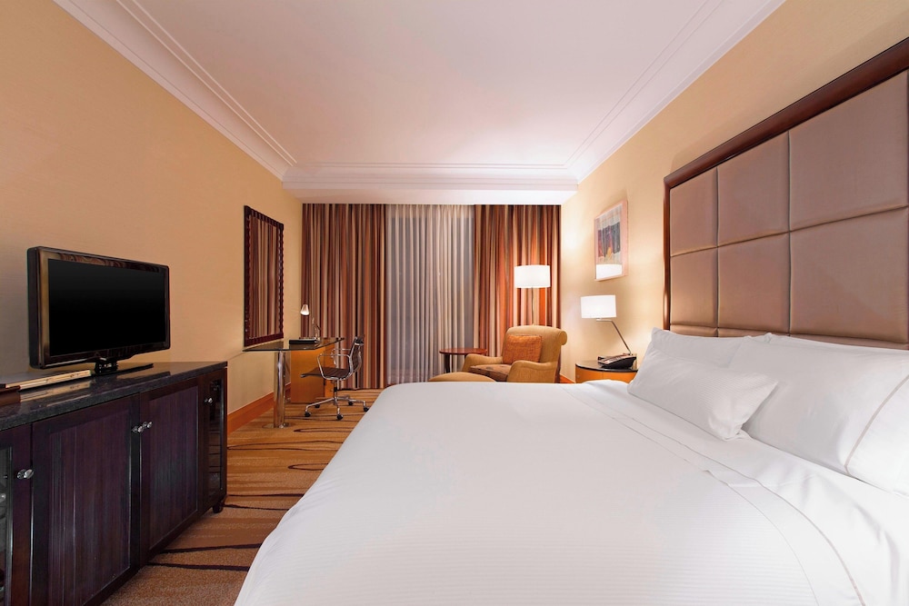 Executive Room, 1 King Bed - Photo 1