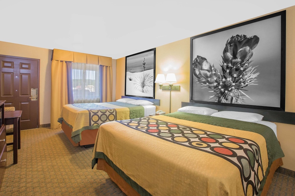 Standard Double Room, 2 Double Beds, Smoking - Photo 1