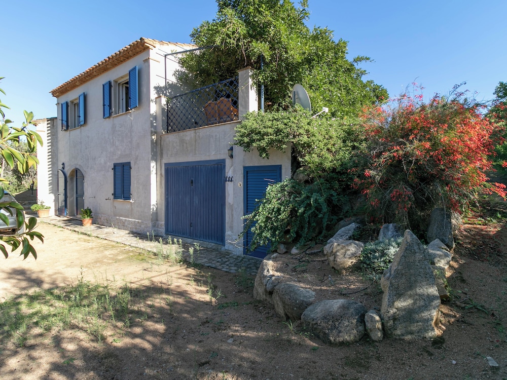 Villa photo 2