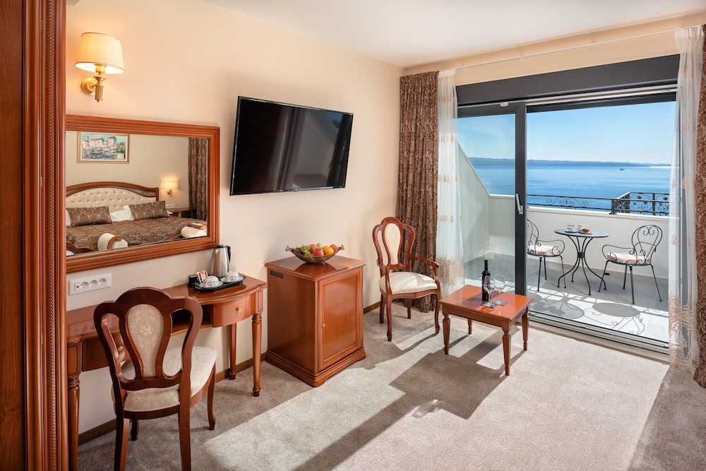 Deluxe Room, Balcony
