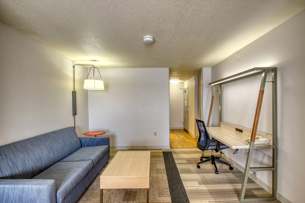 Suite, 1 King Bed (Additional Living Area) - Photo 9