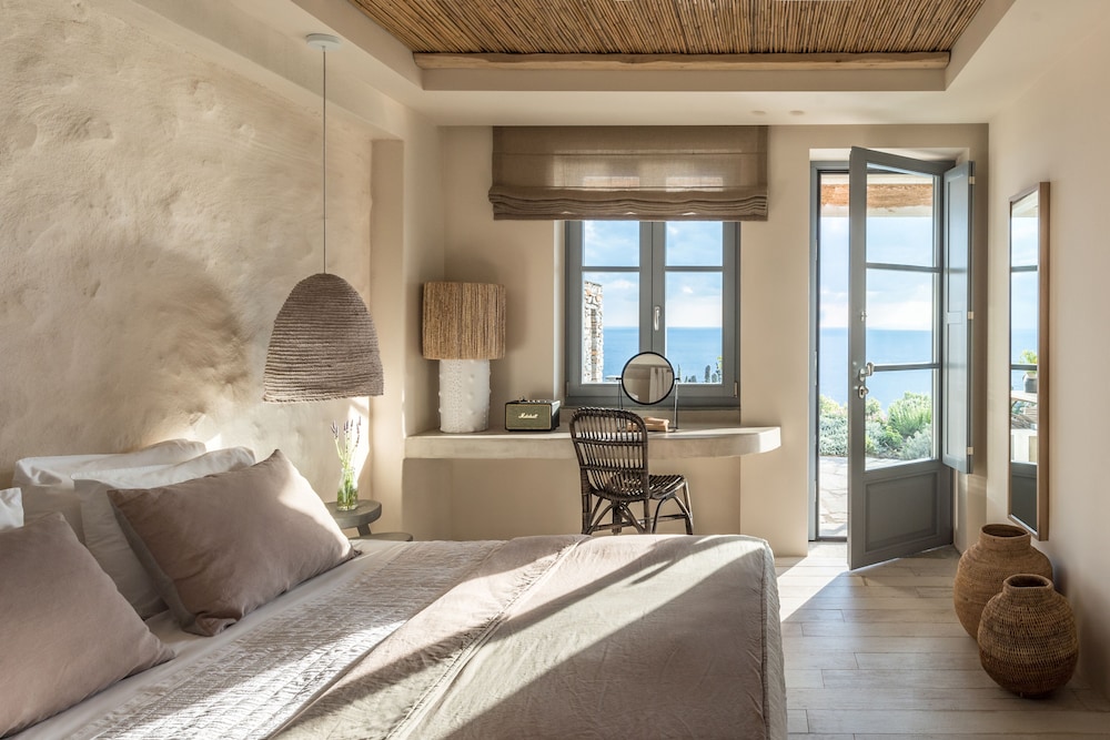 Superior Suite, Sea View (Monoceros) photo 3