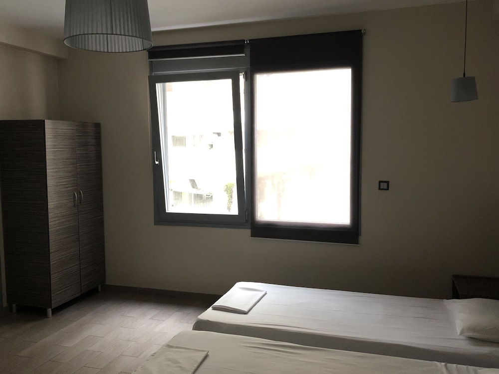 Family Studio, 2 Twin Beds, Kitchenette photo 2